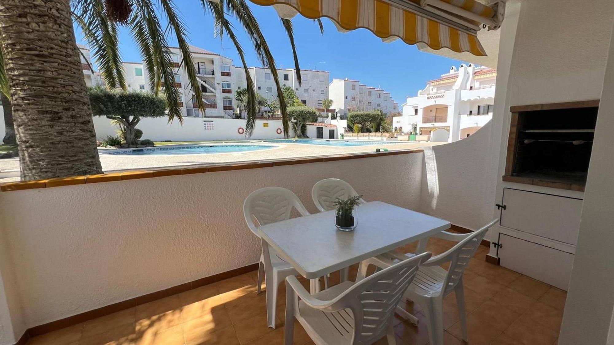 Piso Planta Baja Salida Piscina Av-03 Apartamento *