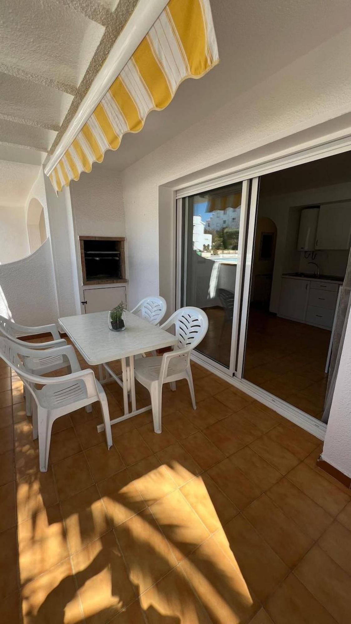 Apartamento Piso Planta Baja Salida Piscina Av-03 Rosas